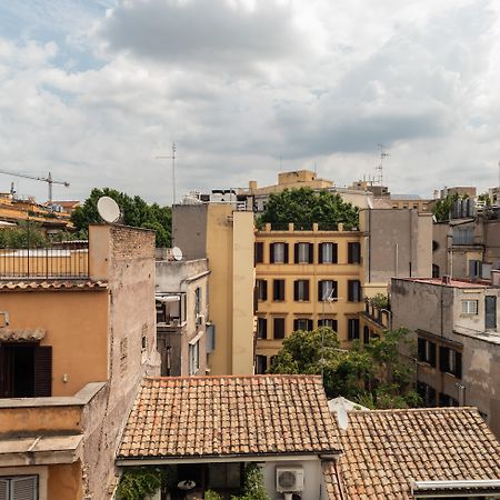 Room Mate Collection Gran Filippo, Rome-Fontana Di Trevi Exterior photo