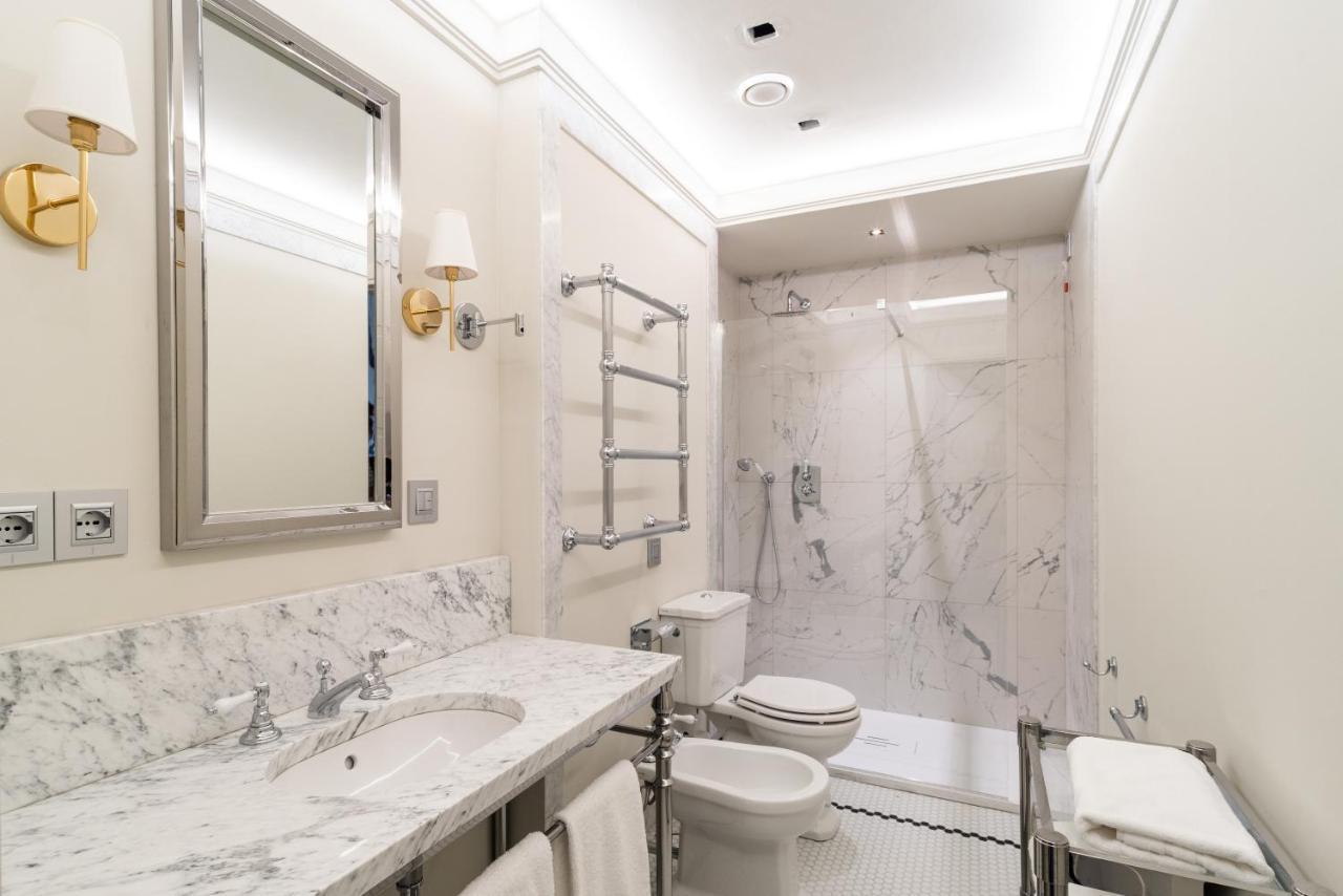 Room Mate Collection Gran Filippo, Rome-Fontana Di Trevi Exterior photo