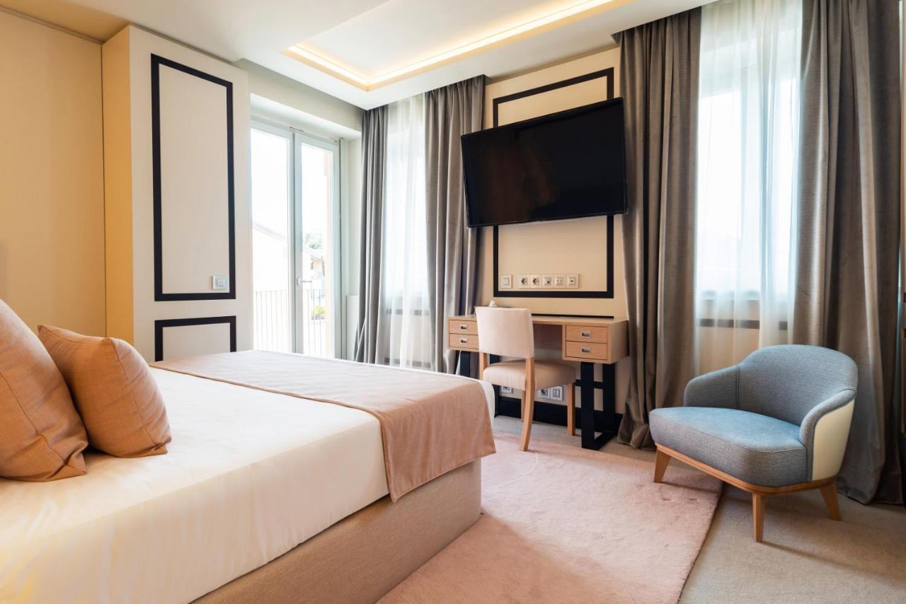 Room Mate Collection Gran Filippo, Rome-Fontana Di Trevi Exterior photo